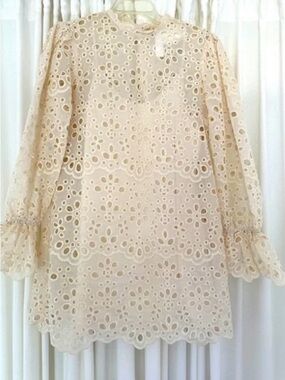 H&M Cream Eyelet Lace dress